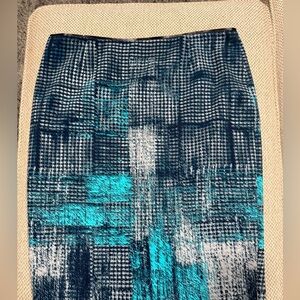 Women’s multi color pencil skirt ,
Size 8